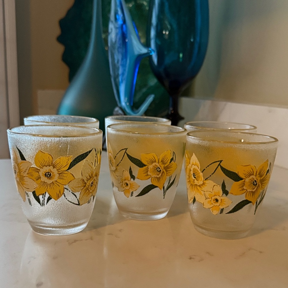 Vintage Stotter Juice Plastic Tumblers Daffodil Design Set of 6